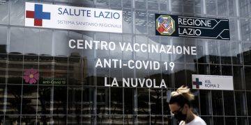 Il centro vaccinale Anti Covid La Nuvola durante lÕattacco hacker ai sistemi informatici della Regione Lazio, Roma, 03 agosto 2021. ANSA/ANGELO CARCONI