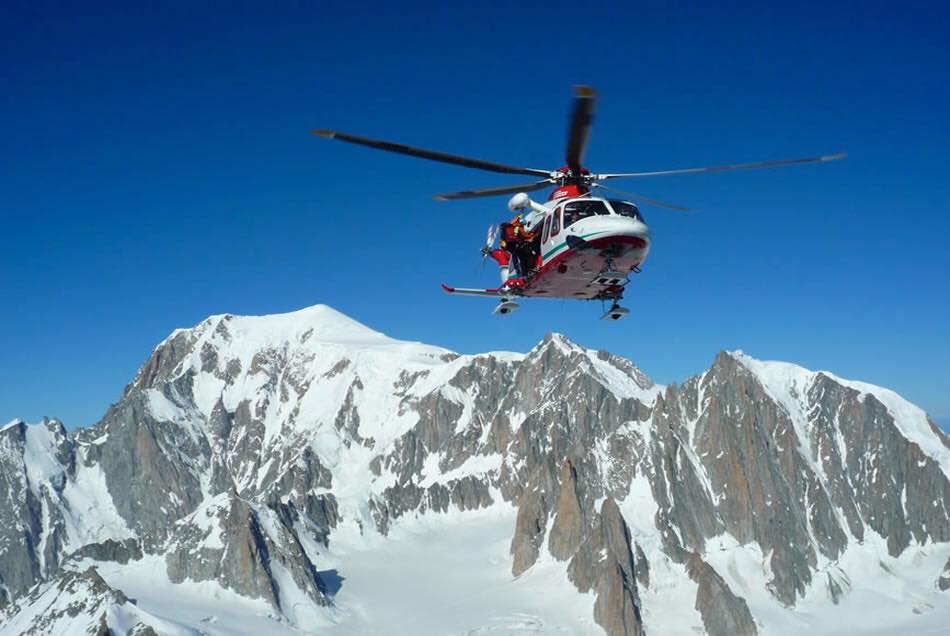 Uno scialpinista italiano è morto travolto da una valanga, un’altra persona versa in condizioni critiche